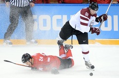 AHL: Ķēniņam pirmie vārti sezonā, rezultatīvs arī Jevpalovs