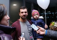 FOTO: Mājās sagaida skeletona un bobsleja čempionus