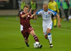 Latvijas futbolisti pirmajā puslaikā negūst vārtus pret Gibraltāru