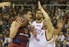 Strēlnieks un Brose Baskets pēc zaudējuma Barselonā attālinās no Eirolīgas play-off