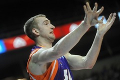 Kuksiks ar pieciem tālmetieniem un 17 punktiem palīdz Varēzes komandai sasniegt FIBA Eiropas kausa finālu