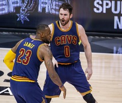 NBA: Cavaliers sasniedz konferences finālu; Thunder izlīdzina sēriju pret Spurs