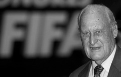 Simts gadu vecumā miris bijušais FIFA prezidents Avelanžs