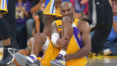 «Warriors» zaudē «Lakers»; Braients gūst traumu