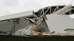 Brazīlijā iebrūk PK futbolā atklāšanas stadions, bojā iet trīs cilvēki