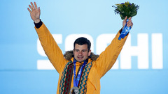 Martinam Dukuram pasniegta olimpiskā sudraba medaļa