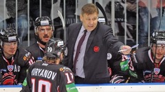 Summanens atgriežas pie «Avangard» stūres