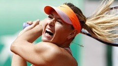 Šarapova trešo gadu pēc kārtas iekļūst «Roland Garros» finālā