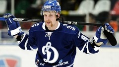 Komarovs nepaliek pie Vītoliņa un par 11,8 miljoniem dodas uz NHL