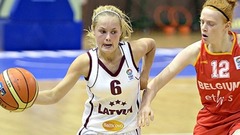 Latvijas kadetu basketbolistes EČ sāk ar drošu uzvaru