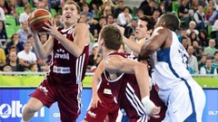 Latvijas basketbola izlase «saplosa» Slovākiju