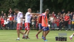 Video: Minhenes «Bayern» treneris palaiž rokas