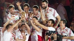 Polijas izlase pārpildītu tribīņu priekšā triumfē pasaules čempionātā
