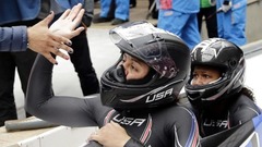 ASV bobsleja pilote iegūst tiesības startēt starp vīriešiem