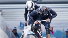 Amerikāniete Eleina Mejersa-Teilore kļūst par pasaules čempioni bobslejā sievietēm