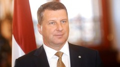 Prezidents dāvā karogu Latvijas basketbola valstsvienībai