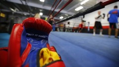 Britu sliktākais bokseris 50 zaudējumu sēriju pārtrauc pret Latvijas sportistu