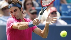 Tenisa grandu spēle: Federers pārspēj Džokoviču