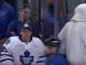 Video: NHL vārtsargs nonāk apkaunojošā situācijā