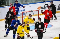 Latvijas U-18 izlases hokejisti Rīgā sāks cīņu pasaules čempionātā