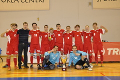 Rīgas telpu futbolā zināmi čempioni, pārējās medaļas sadalīs pēdējās spēlēs
