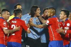 Чили показало Уругваю красные карточки