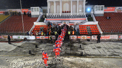 Приставы закрыли на три месяца крупнейший стадион в Кемерово