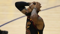 Трипл-дабл Джеймса не спас "Кливленд" от третьего поражения в финале НБА
