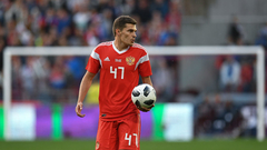 Эксперт назвал лучшего опорного полузащитника сборной России