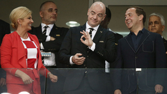 Президент Хорватии вместе с футболистами отпраздновала выход в полуфинал ЧМ