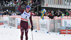 Российский лыжник Большунов занял первое место в спринте на этапе Кубка мира