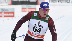 Большунов выиграл спринт на этапе Кубка мира по лыжным гонкам