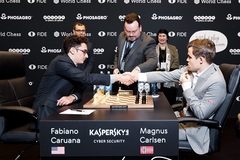 Карлсен и Каруана сыграли вничью в 11-й партии матча за шахматную корону