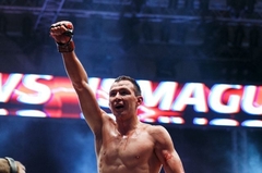 Россиянин Исмагулов одержал победу в дебютном поединке в UFC