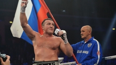 Боксер Лебедев не хочет драться с украинцем Усиком в России