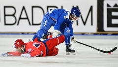 Сборная России вырвала победу у Финляндии на ЧМ по хоккею с мячом