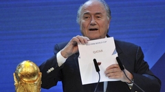 Экс-президент ФИФА требует вернуть свои часы от организации