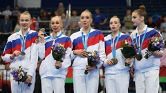 Сборная России взяла золото в упражнениях с обручами и булавами на Универсиаде