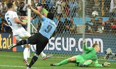 Уругвайского футболиста Суареса накажут за укус