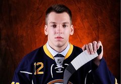 Еще один латвийский хоккеист подписал контракт с клубом НХЛ