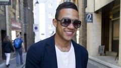 Депай сегодня может подписать контракт с "Манчестер Юнайтед" Депай сегодня может подписать контракт с "Манчестер Юнайтед"