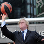 Мэр Лондона показал класс в баскетболе (видео)
