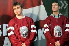 Хоккеисты сборной Латвии «с иголочки»