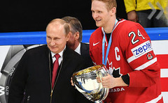 Канада — чемпион! Путин вручил сборной по хоккею кубок победителей